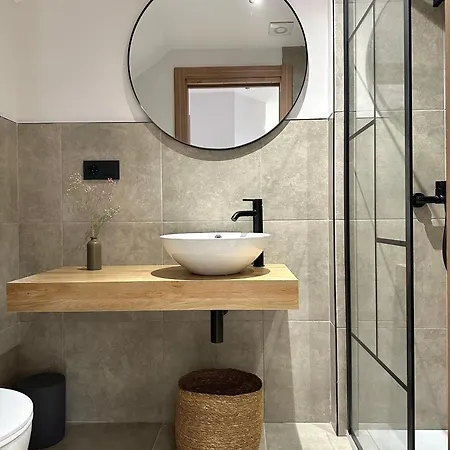 Lemos Lar アパート